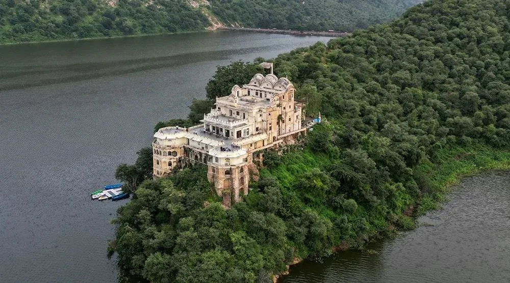 Siliserh Lake Palace Alwar heritage hotel Rajasthan