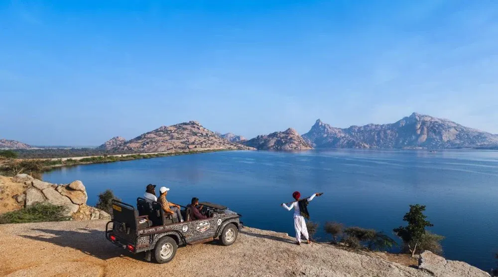 Jawai safari guide Rajasthan leopard tracking